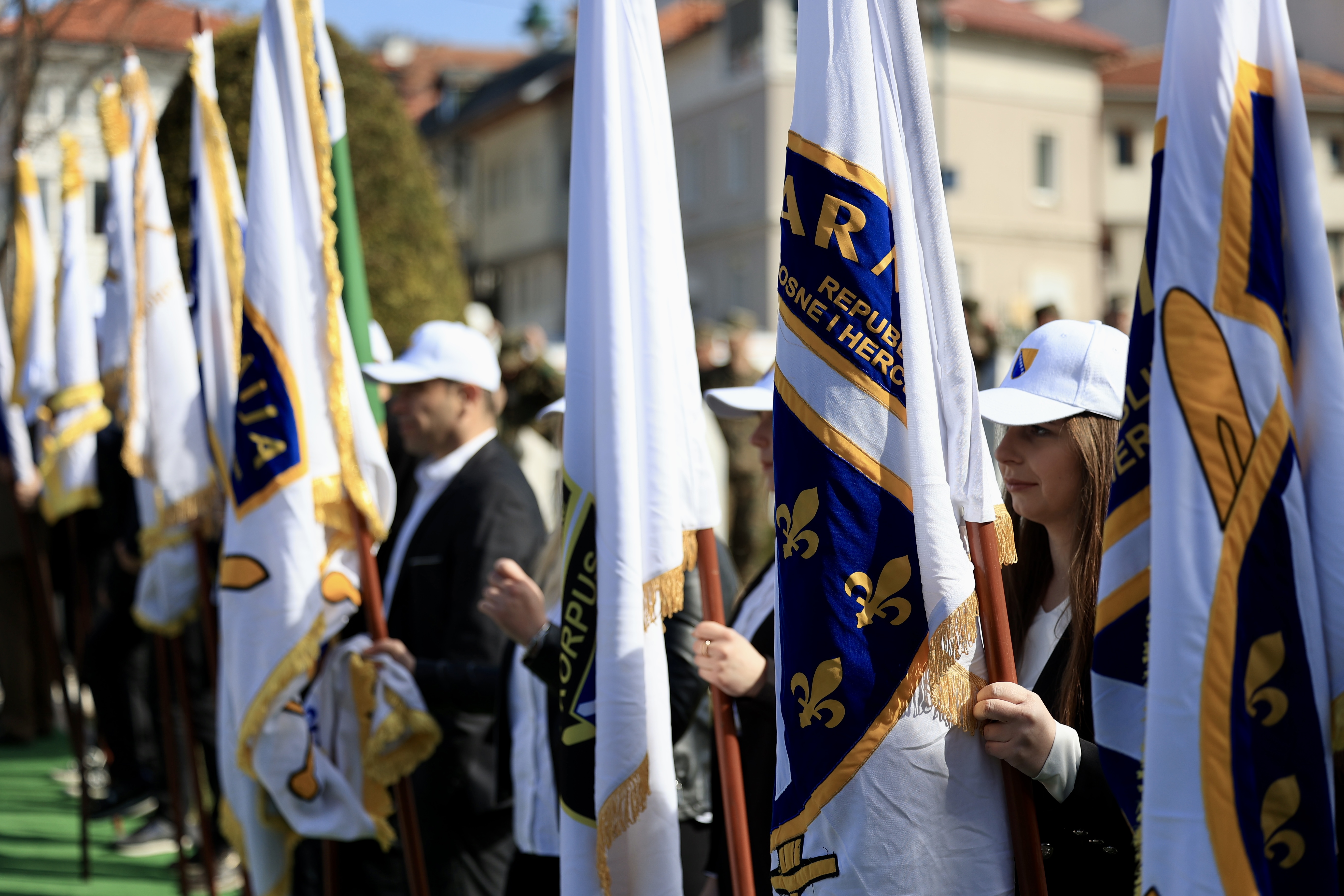 image00010-Dan armiije