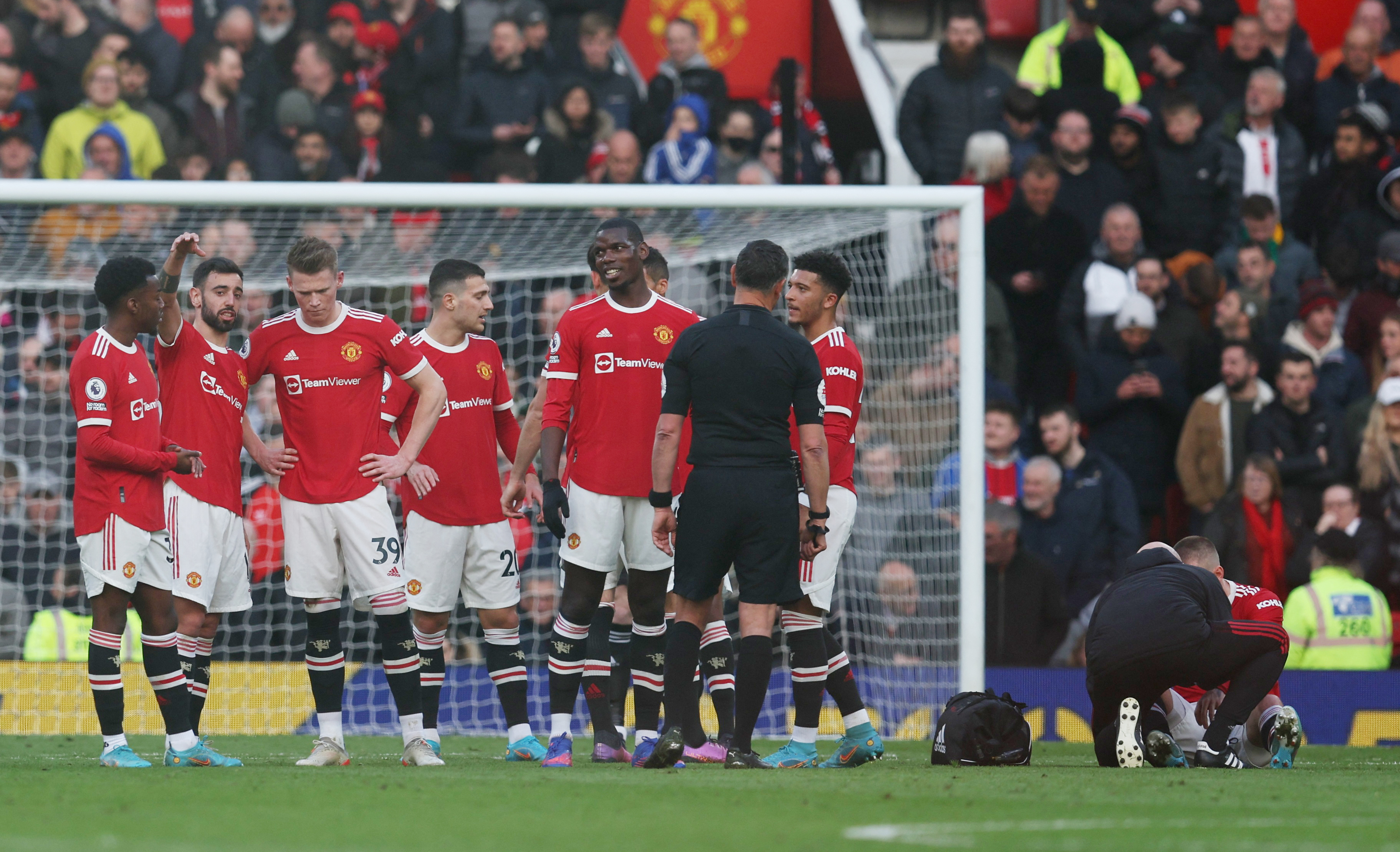 Premier League - Manchester United v Leicester City
