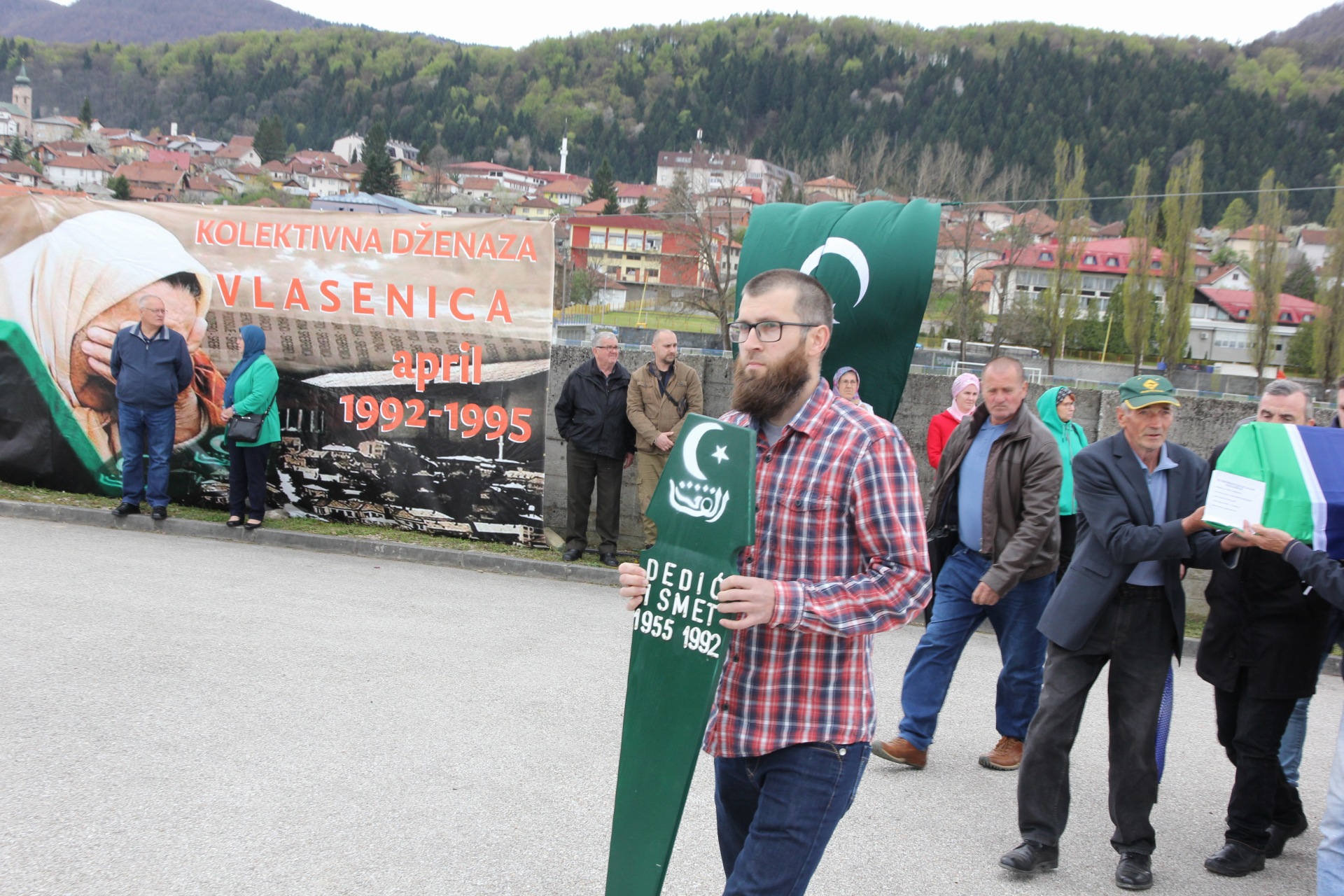Vlasenica: Klanjana dženaza Ismetu Dediću kojem je ubijena kompletna porodica