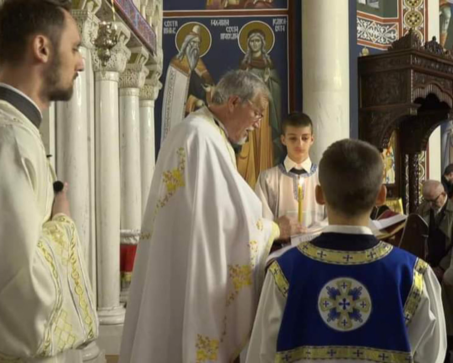 Теслић - Васкрс - литургија