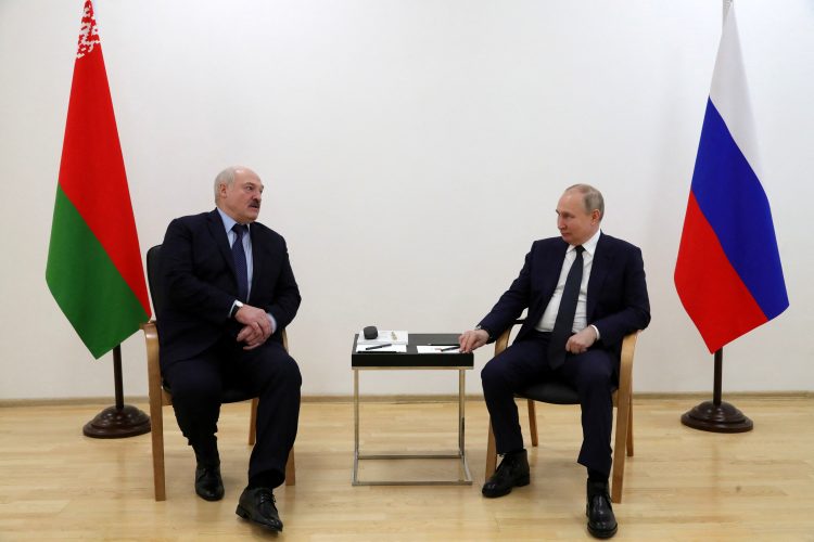 rusija-bjelorusija-1651140085-2022-04-12T113027Z_1280157126_RC2NLT9FOORA_RTRMADP_3_UKRAINE-CRISIS-PUTIN-LUKASHENKO-750x500