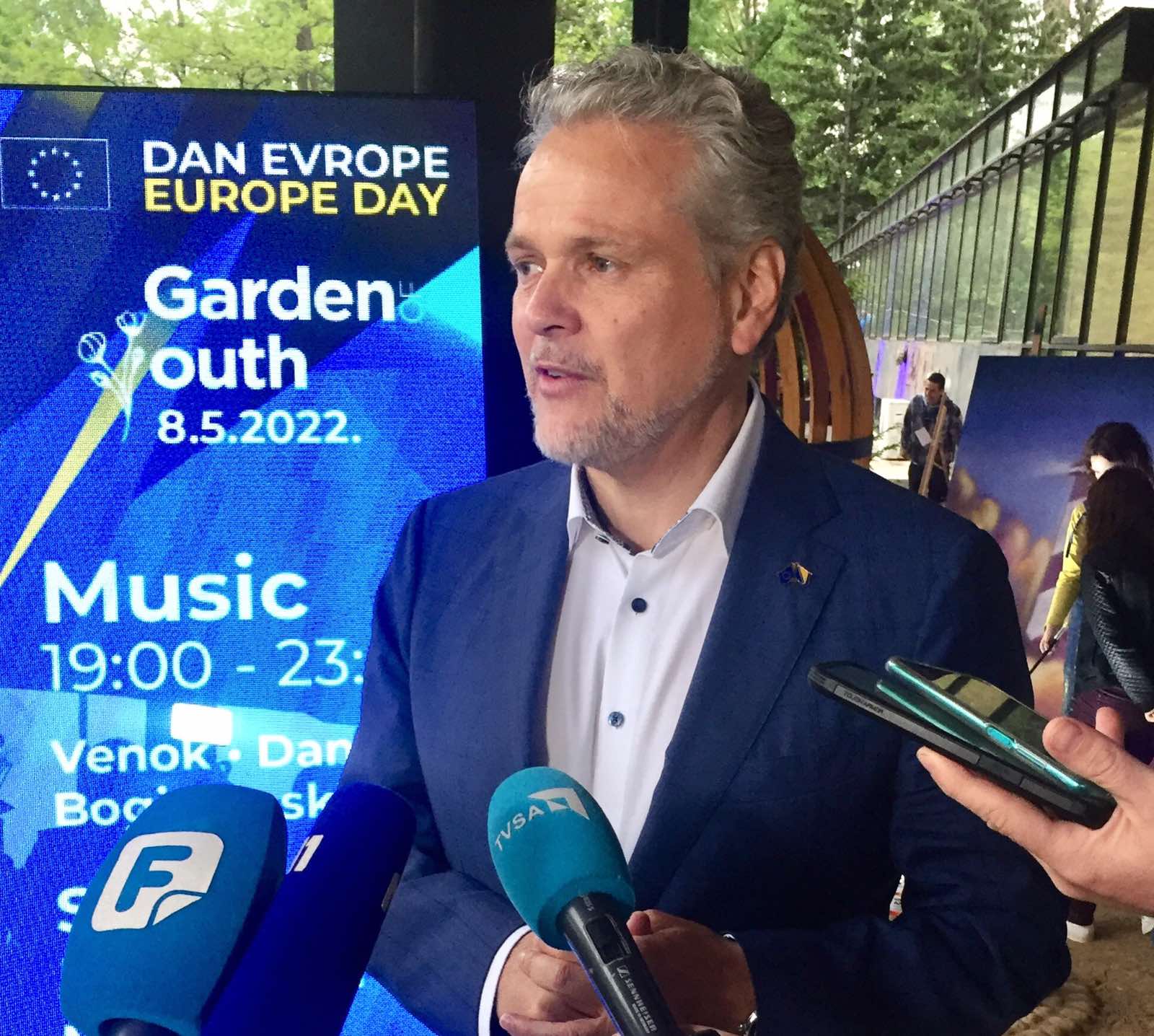 IMG-298557c38a42c6c6e270012db1703b98-V