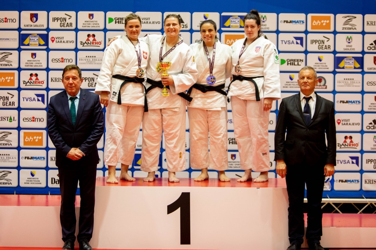 thumbnail_larisa-ceric (1)