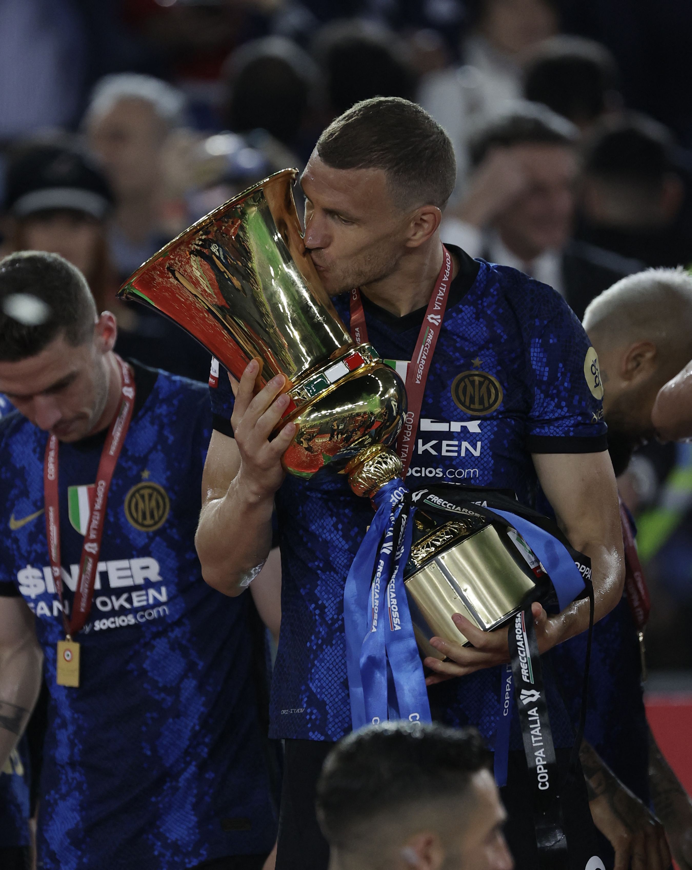 REUTERS/Ciro De Luca