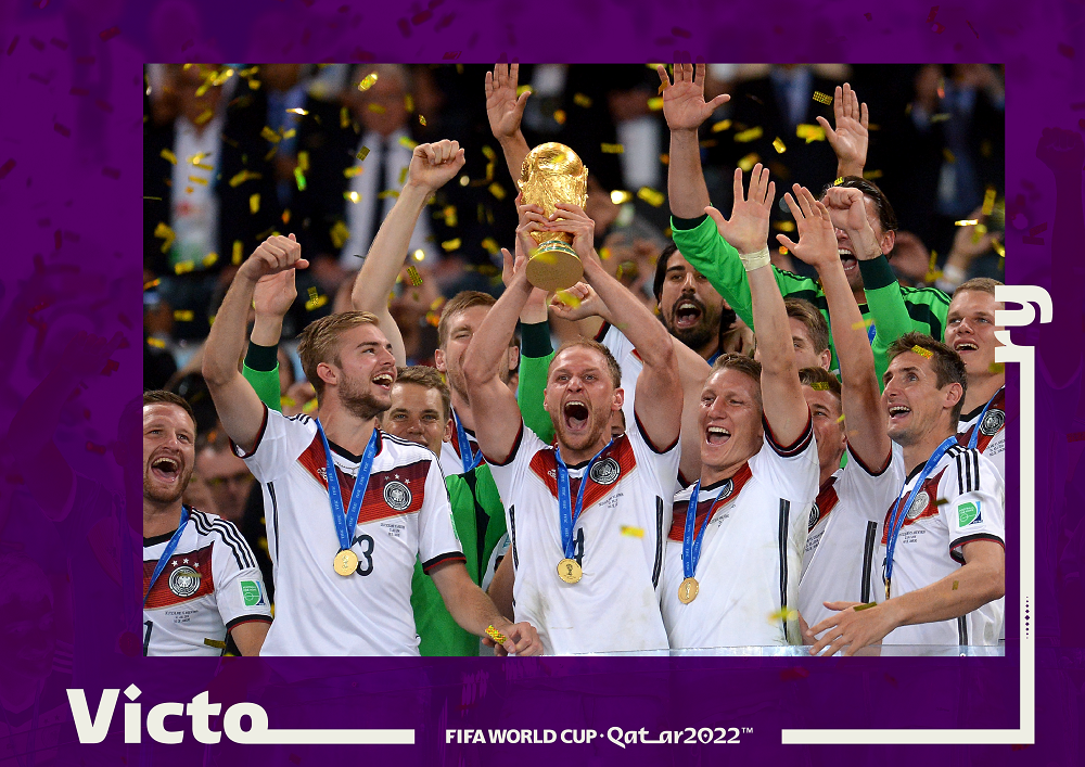 FIFA_CokeMarkets_FWC 2014 Trophy Lift_05