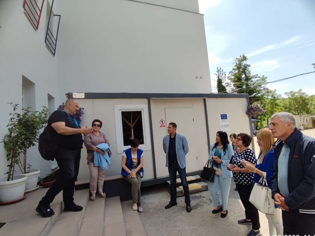 l_2772cf1b04f5c53ee3a8a866cd88750a