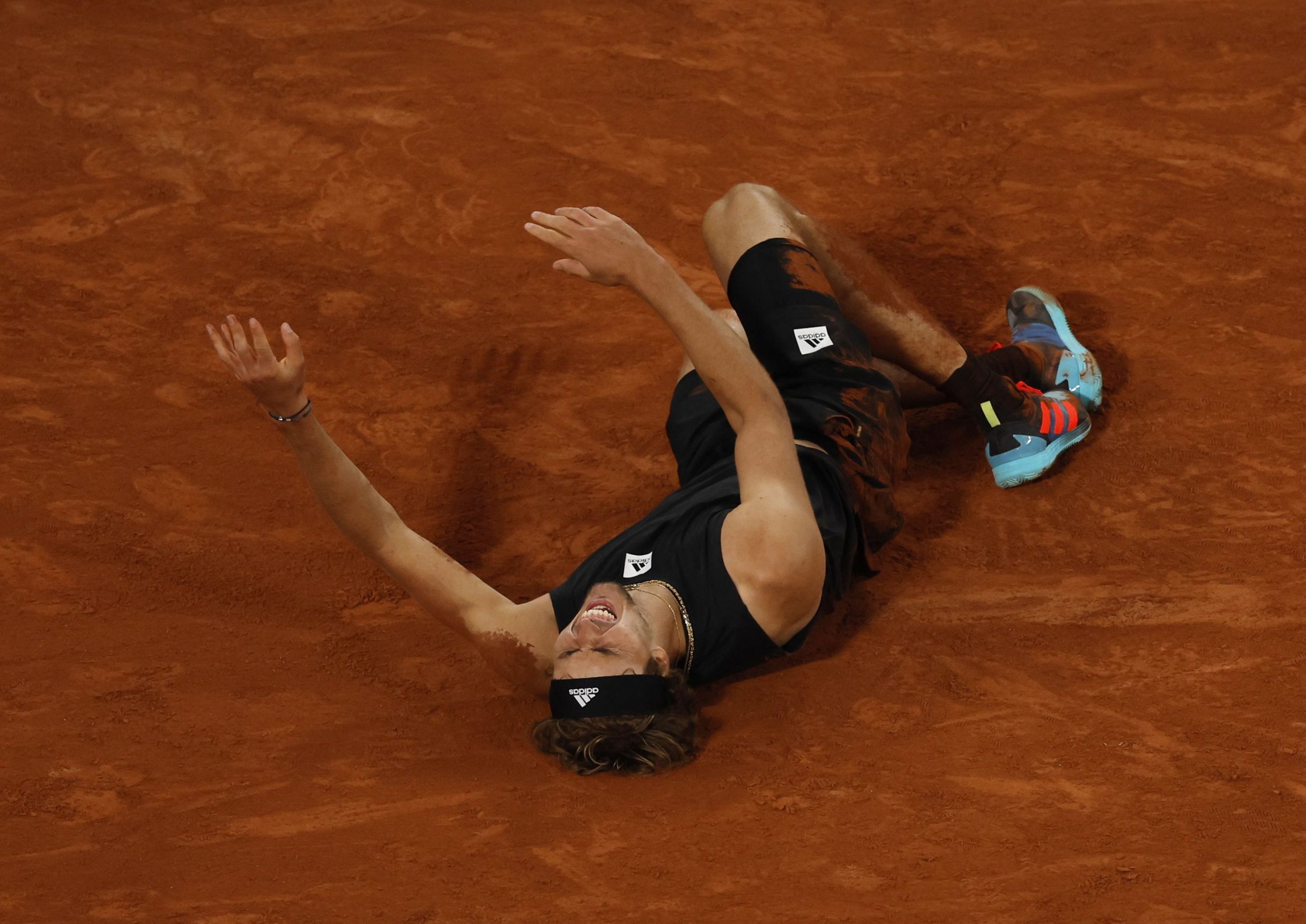 1654273408-2022-06-03T161843Z_287175585_UP1EI6319B6UU_RTRMADP_3_TENNIS-FRENCHOPEN-scaled.jpg