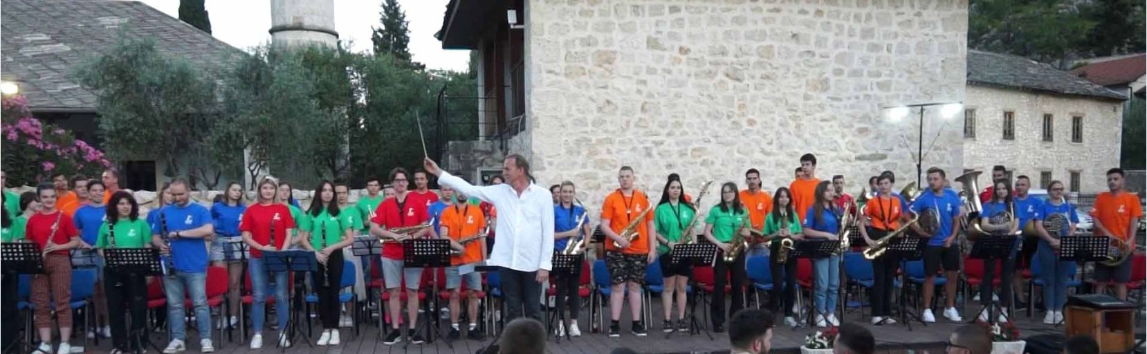 FE8F95B6-965F-4C65-888C-641A4A607E10