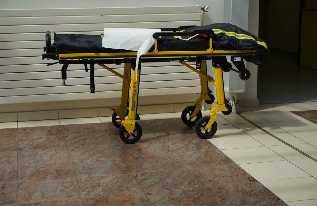 stretcher-1685611_1920-1024x666