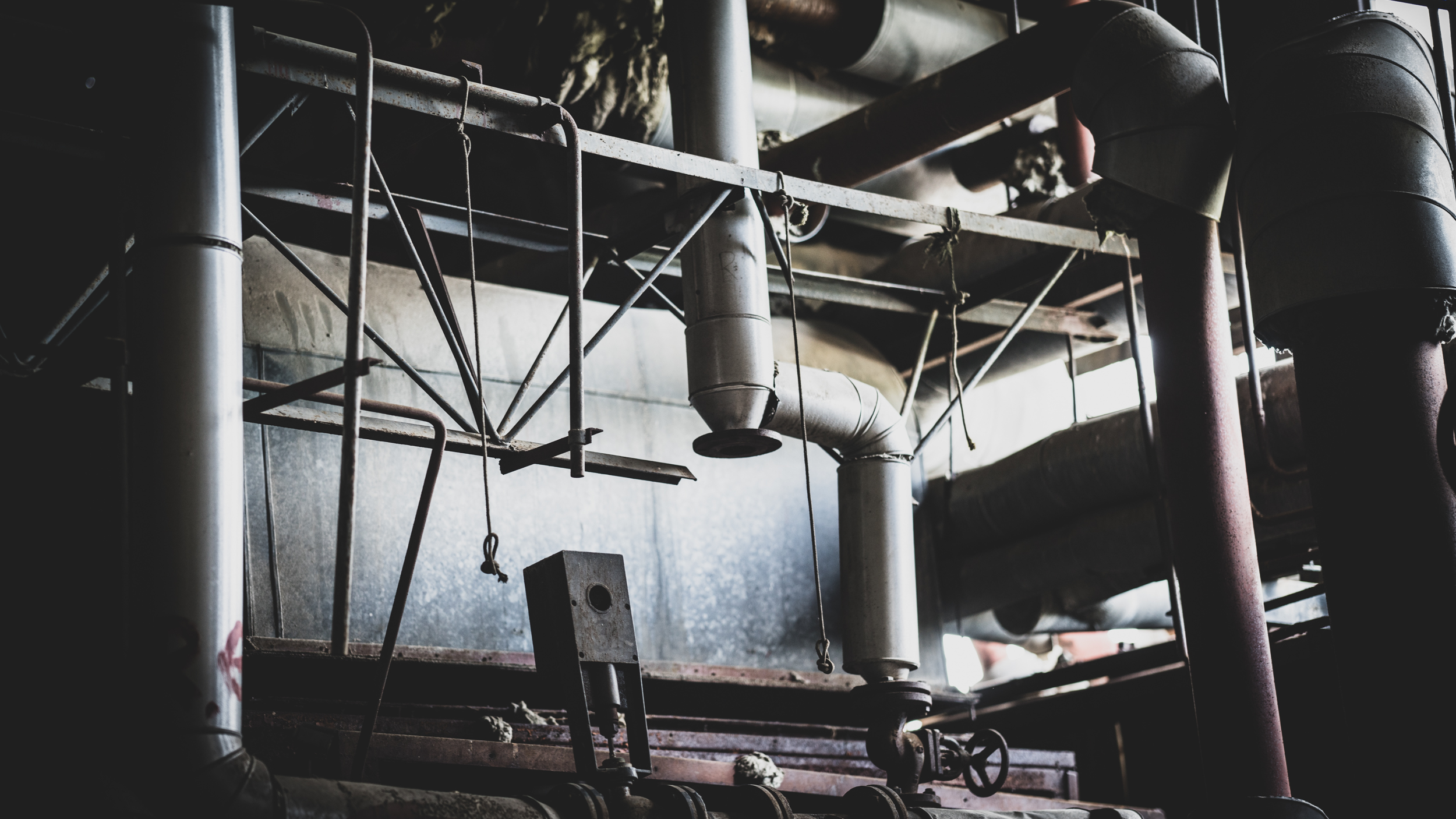 Potresne fotografije: U MC Potočari pronađeni konopci pomoću kojih su izbjeglice pokušale izvršiti samoubistvo