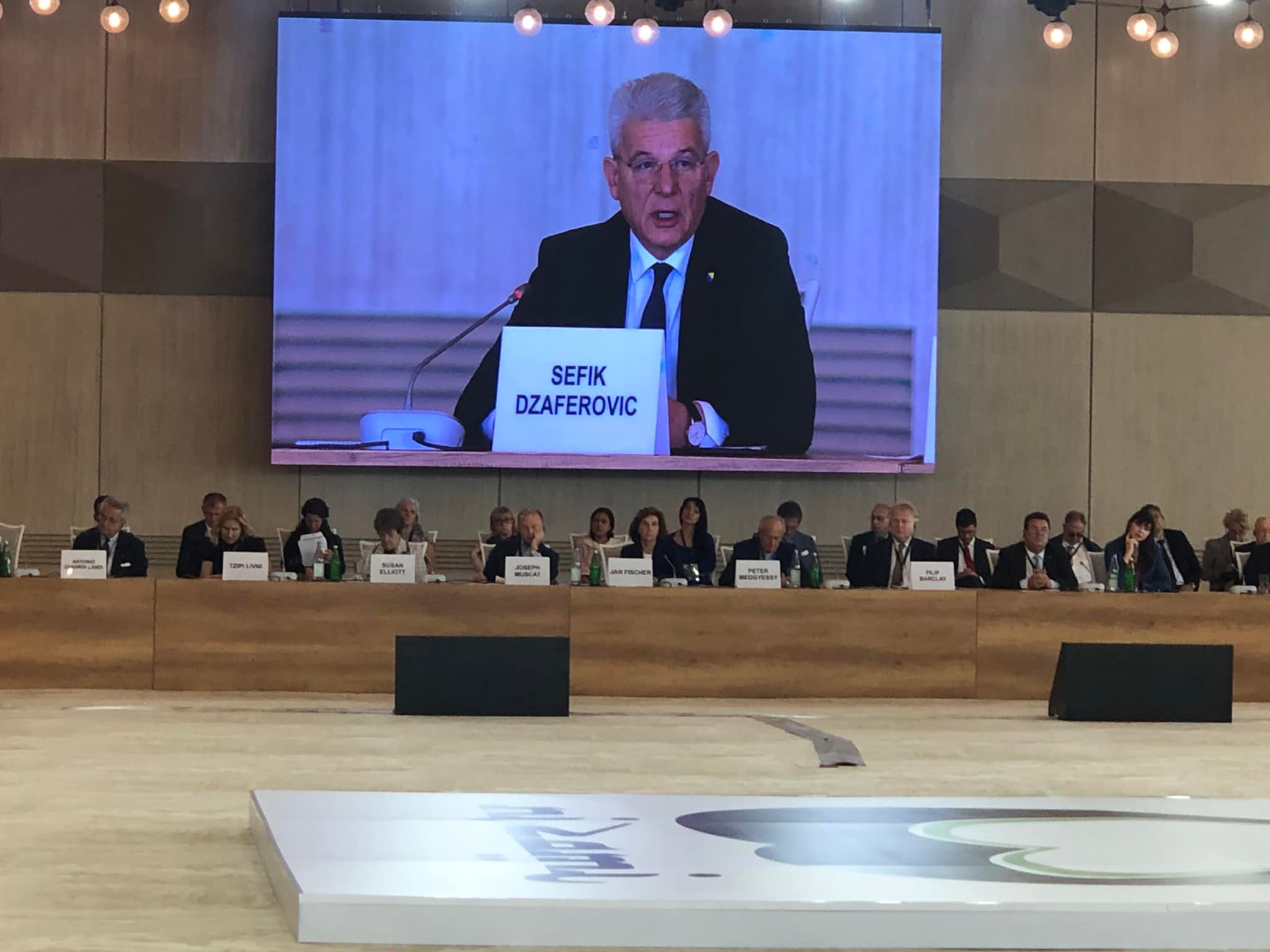 šefik džaferović az