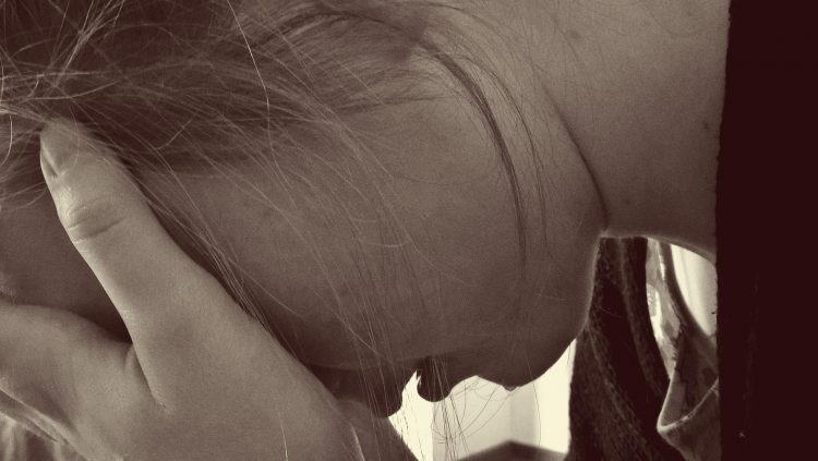 1651684866-woman-1006100_1920-750x423