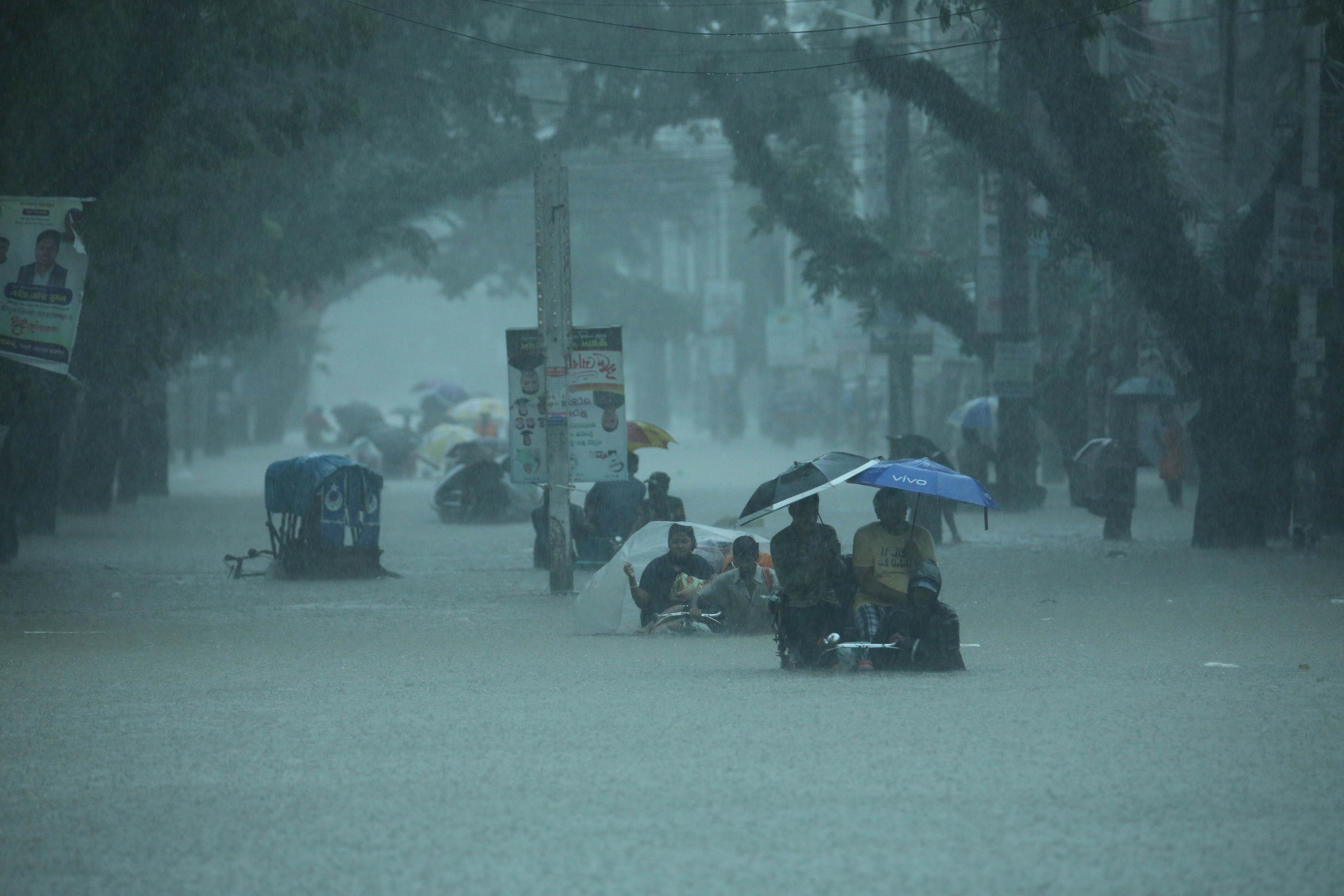 Bangladeš: Usljed nevremena koje je izazvalo grmljavinu i poplave stradalo 27 osoba
