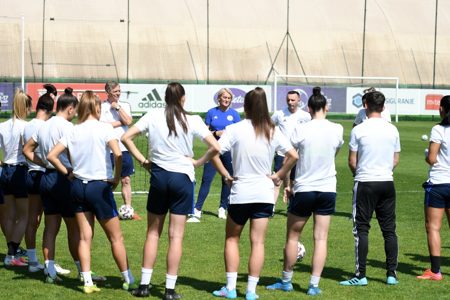 zenska a fudbalska reprezentacija bih