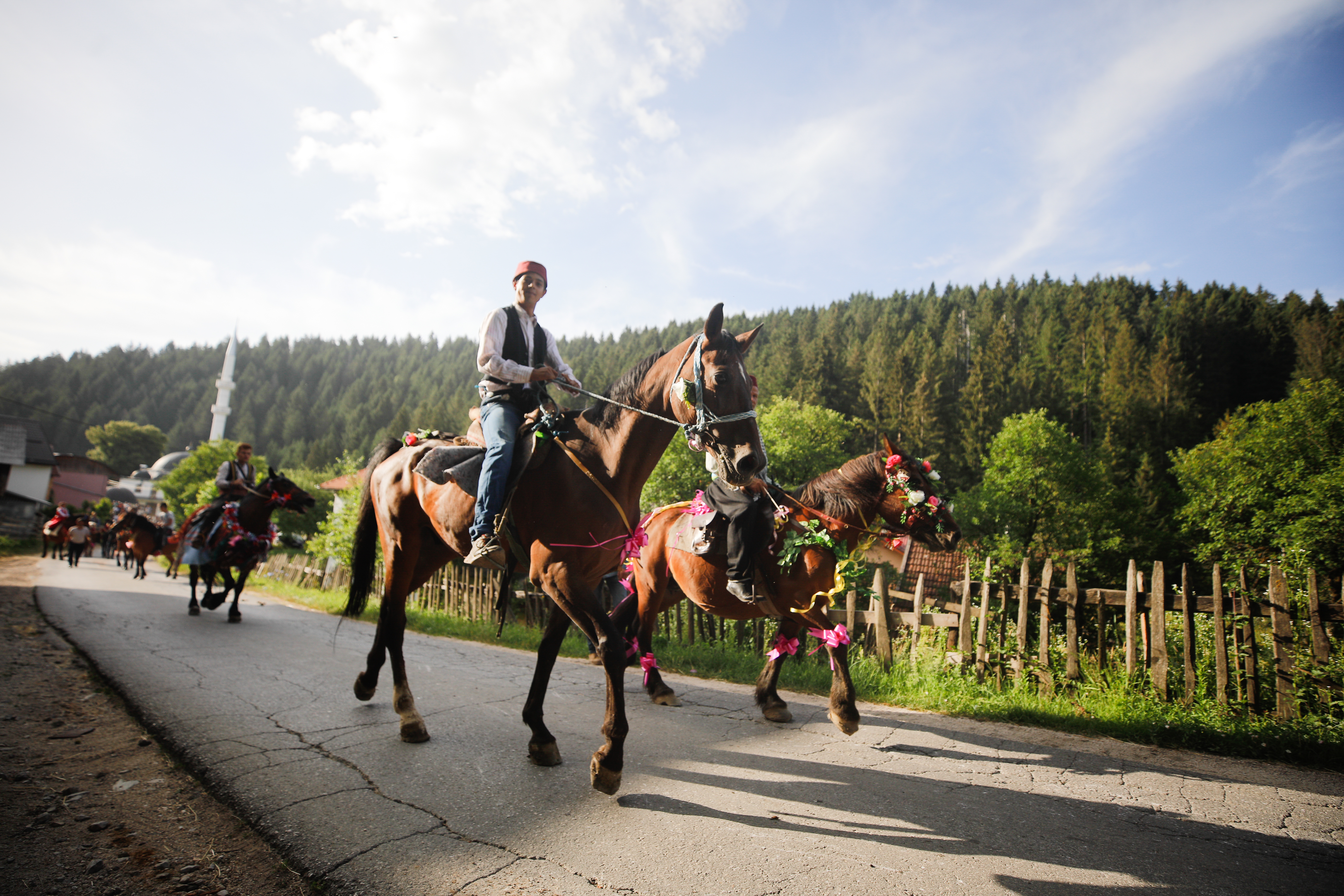 Manifestacija 512. Dani Ajvatovice: Konjanici iz Karaule krenuli ka Pruscu