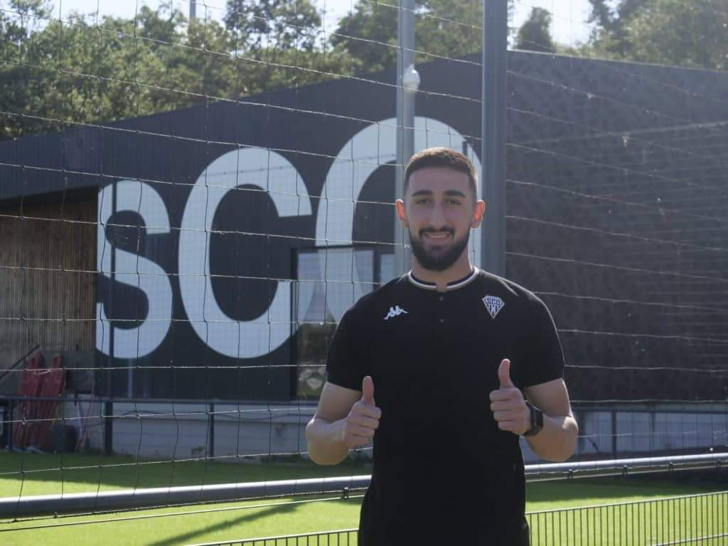 70AFBEFB-444D-4854-B535-3E4A6FF995AB