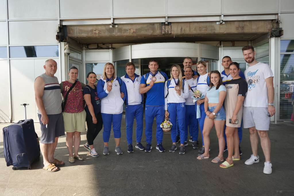 l_b15922388806d4e1cc48939f985cff81