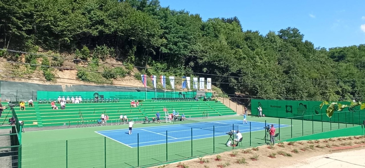 park ravne visoko teniski teren