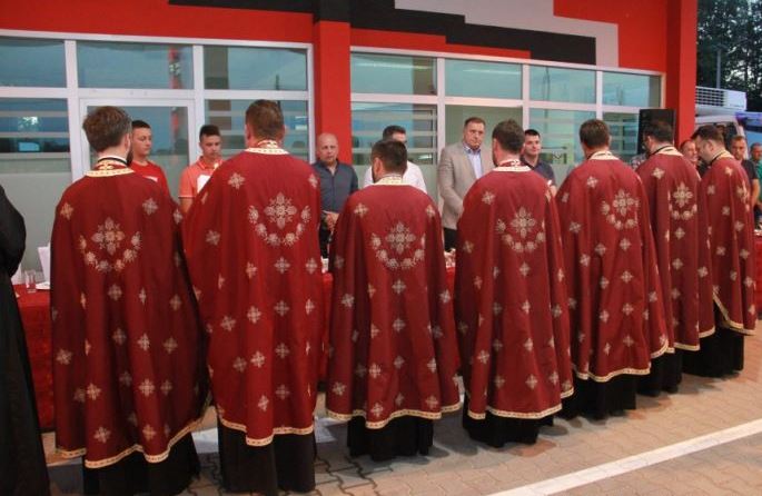 Sveštenici-i-Dodik-na-Manjači