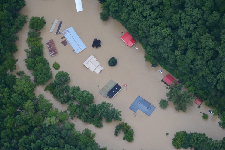 1659206892-2022-07-30T183732Z_375607681_RC2EMV9N7H5C_RTRMADP_3_USA-WEATHER-FLOODING-750x500