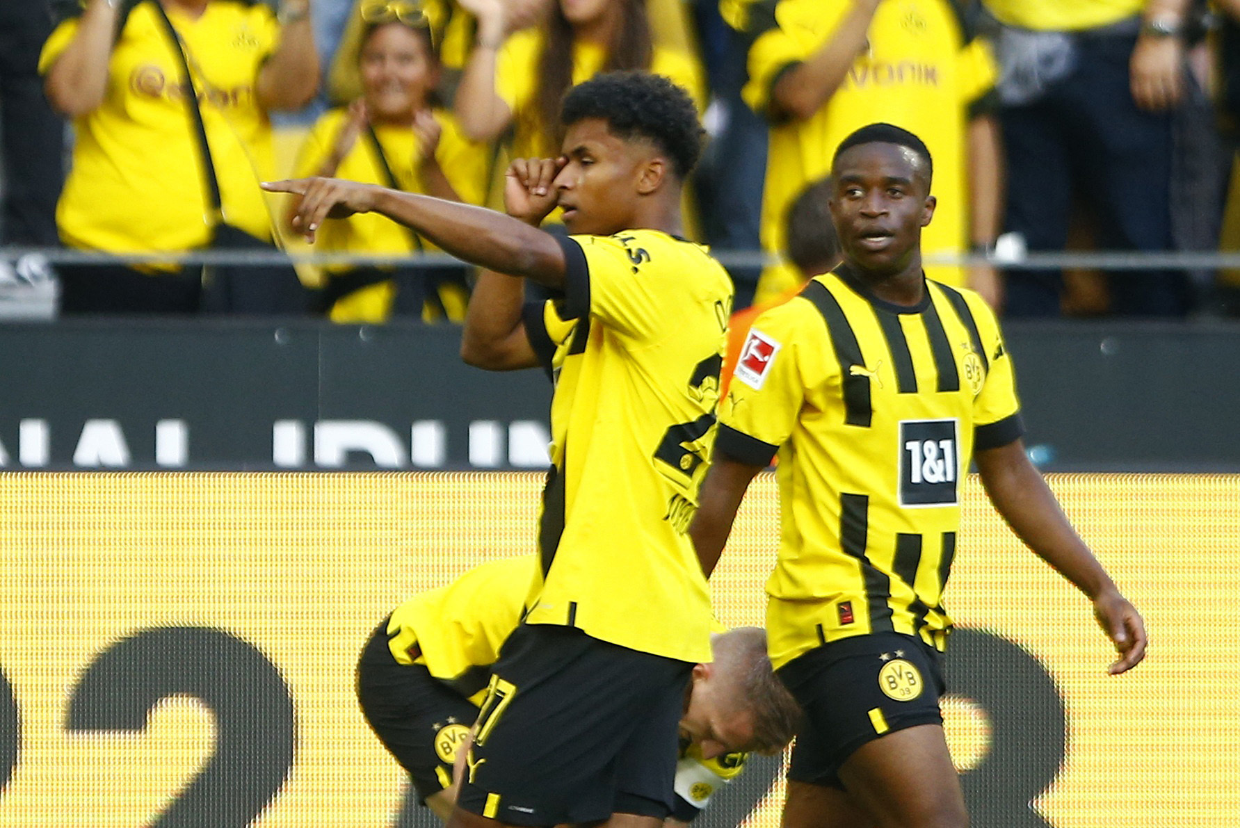 Bundesliga - Borussia Dortmund v Bayer Leverkusen