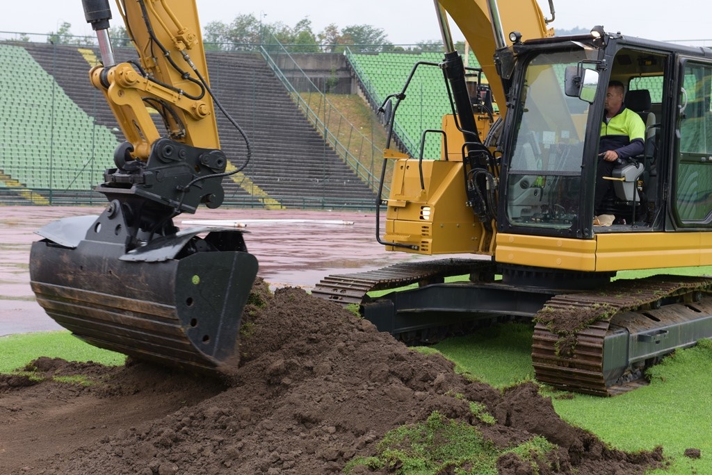 thumbnail_rekonstrukcija travnjaka 19