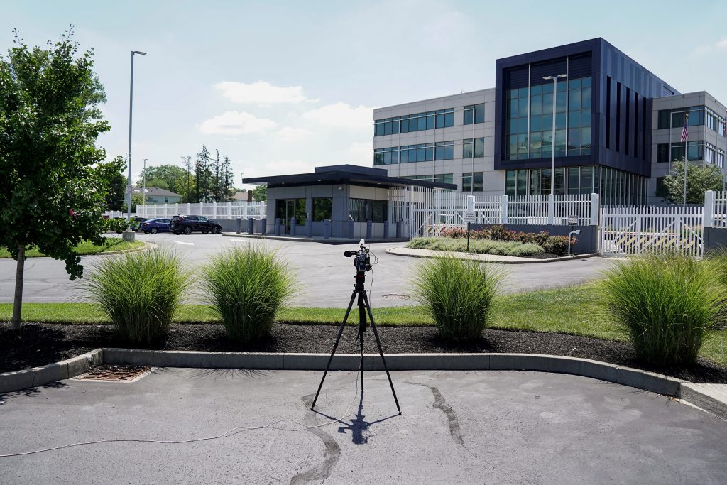 1660244593-2022-08-11T172643Z_181455316_RC2FUV9COCHS_RTRMADP_3_USA-FBI-OHIO-1024x683