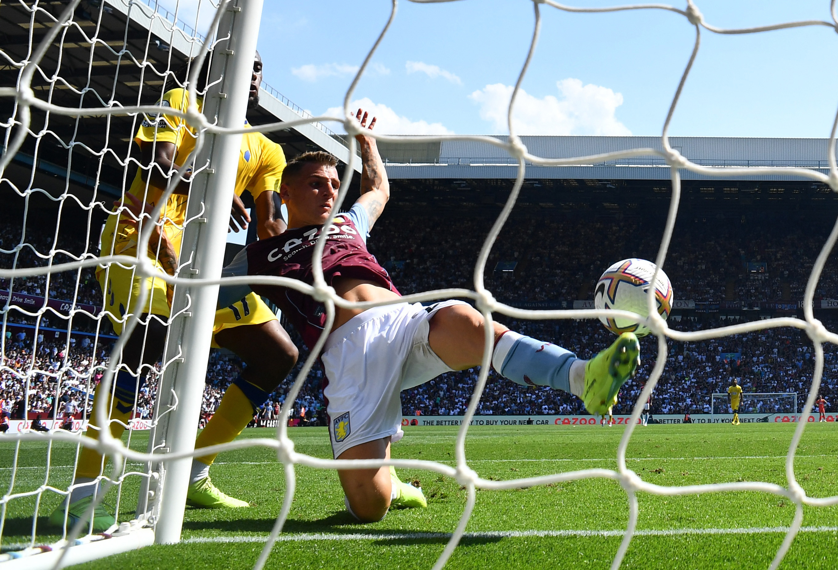 Premier League - Aston Villa v Everton