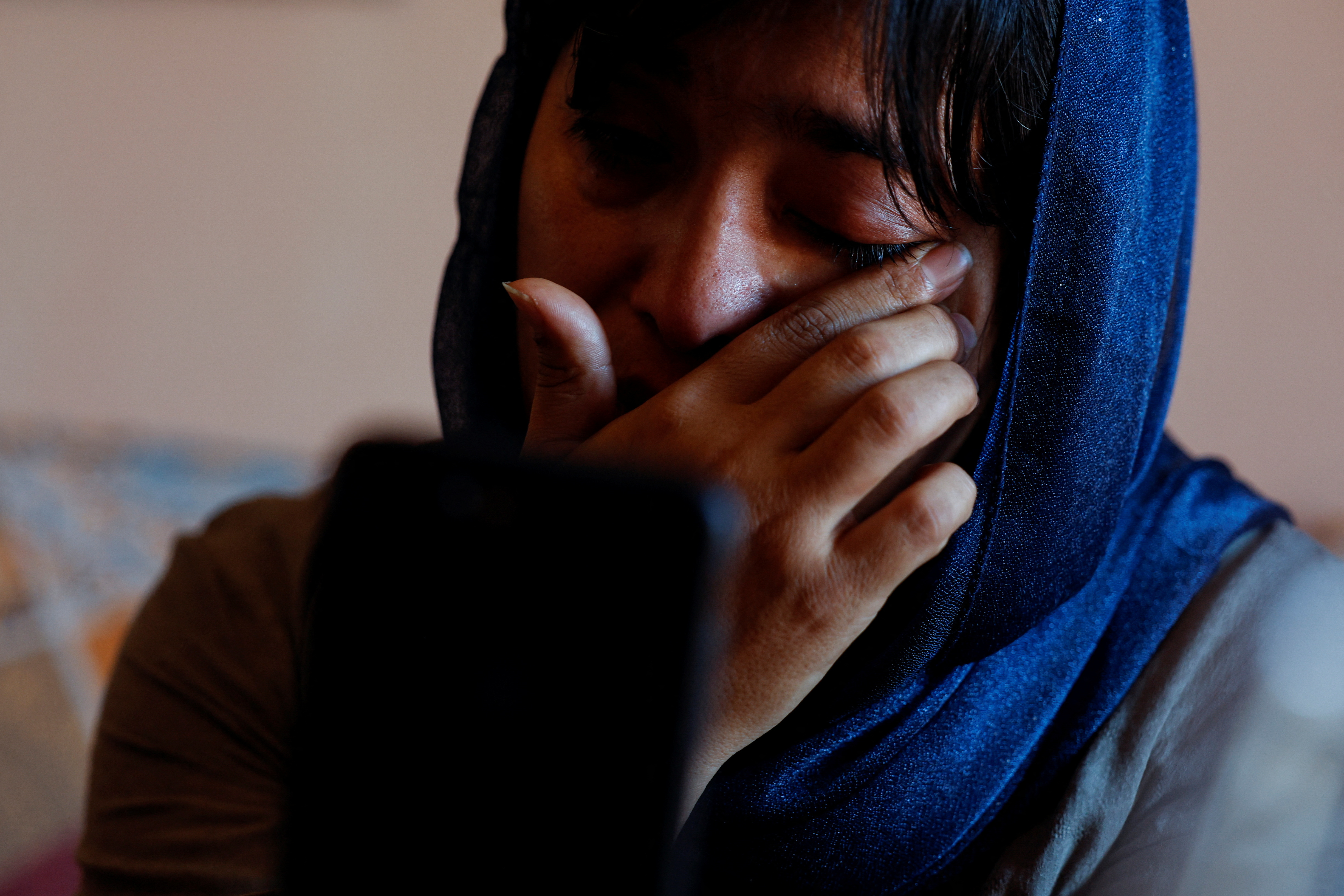 Afghan families torn apart at the runway fail to reunite