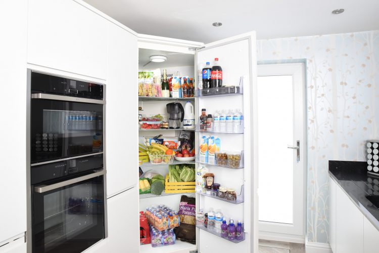 fridge-3475996_1920-750x500