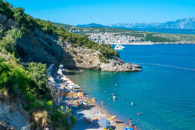 1660563553-shutterstock_2065855088-750x500