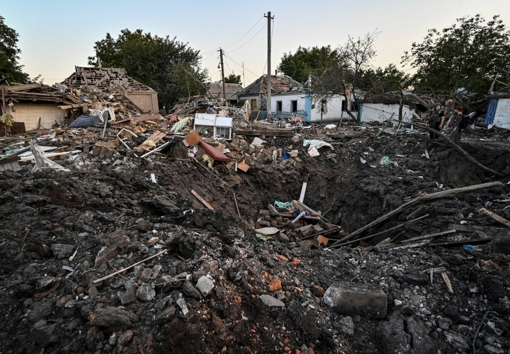 1661406984-2022-08-24T204311Z_1660429292_RC243W9R4XYS_RTRMADP_3_UKRAINE-CRISIS-RUSSIA-STATION-1024x710