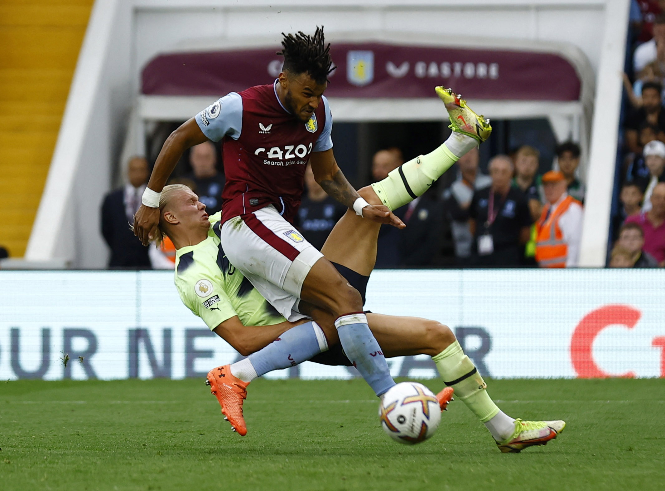 Premier League - Aston Villa v Manchester City