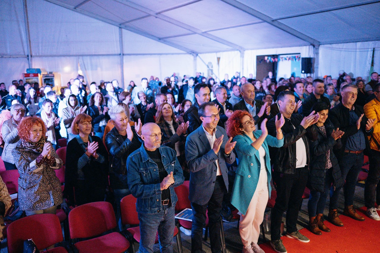 thumbnail_inBox 0928_websize