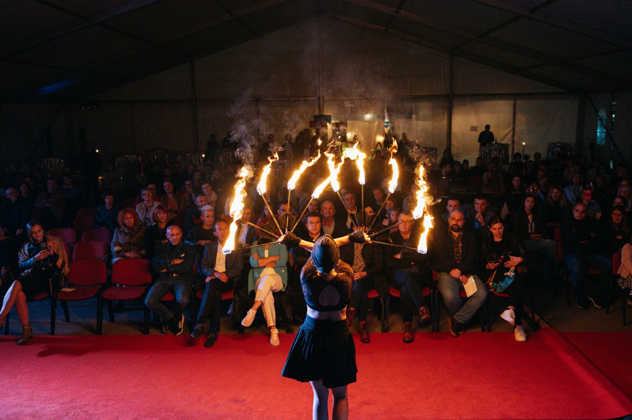 thumbnail_inBox 0822_websize