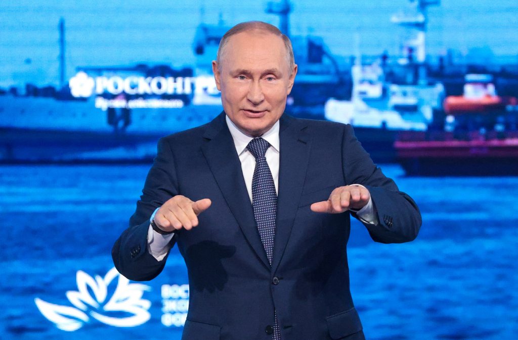 1662535053-2022-09-07T071054Z_1857886693_RC27CW9N3FM6_RTRMADP_3_RUSSIA-ECONOMY-FORUM-PUTIN-1024x674