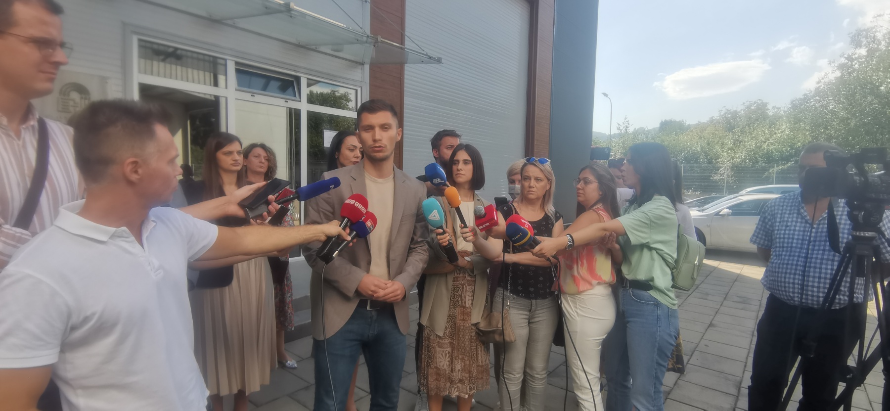 IMG-6c5eabc1d76f9832bb2a0b199daab1cd-V