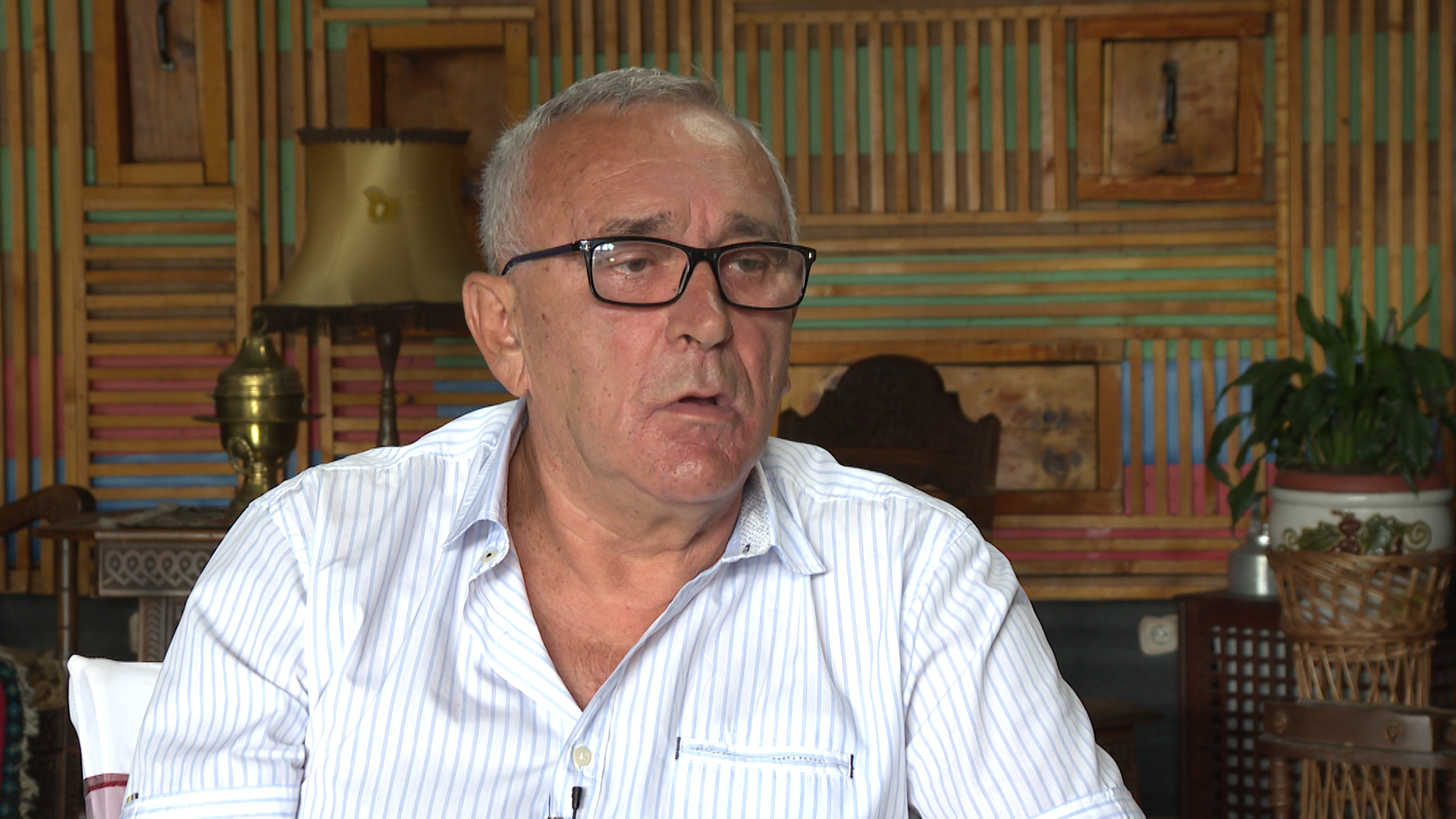 SA-.00_15_52_08.Still002