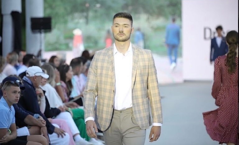 thumbnail_8AFEE13A-A4FA-4C58-954F-F61A223F9068