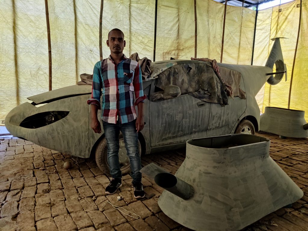 1663159767-AA-20220914-28892628-28892600-INDIJAC_AUTOMOBIL_PRETVORIO_U_HELIKOPTER_IZNAJMLJUJE_GA_ZA_SVADBE-1024x768