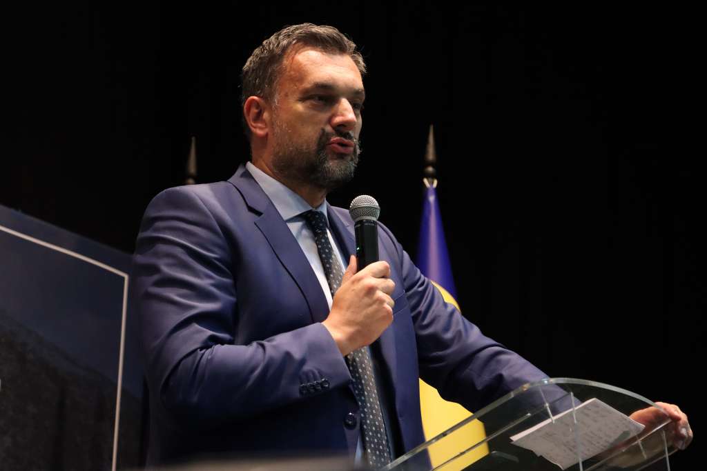 Elmedin Konaković (