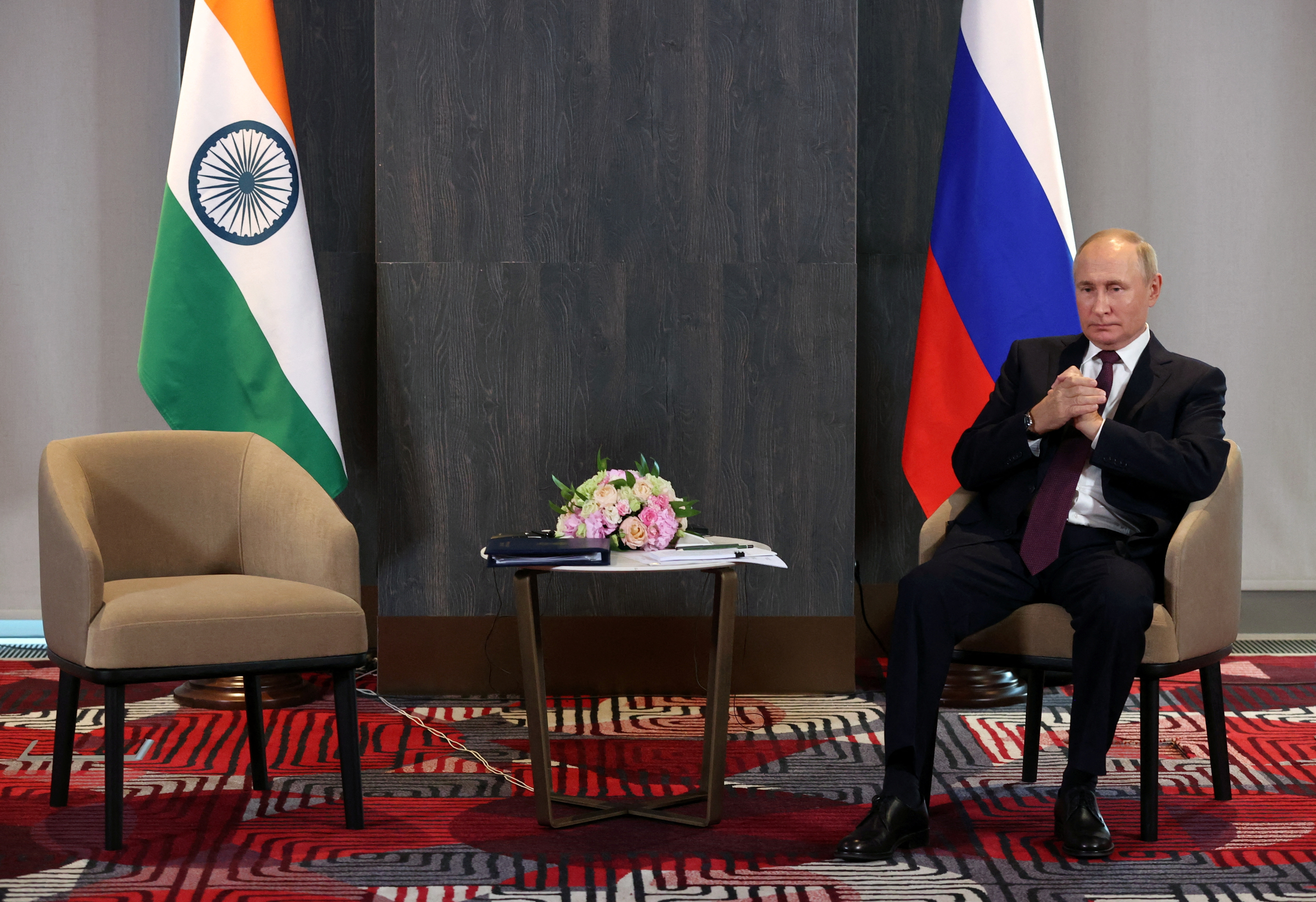 Russian President Putin and Indian Prime Minister Modi meet in Samarkand