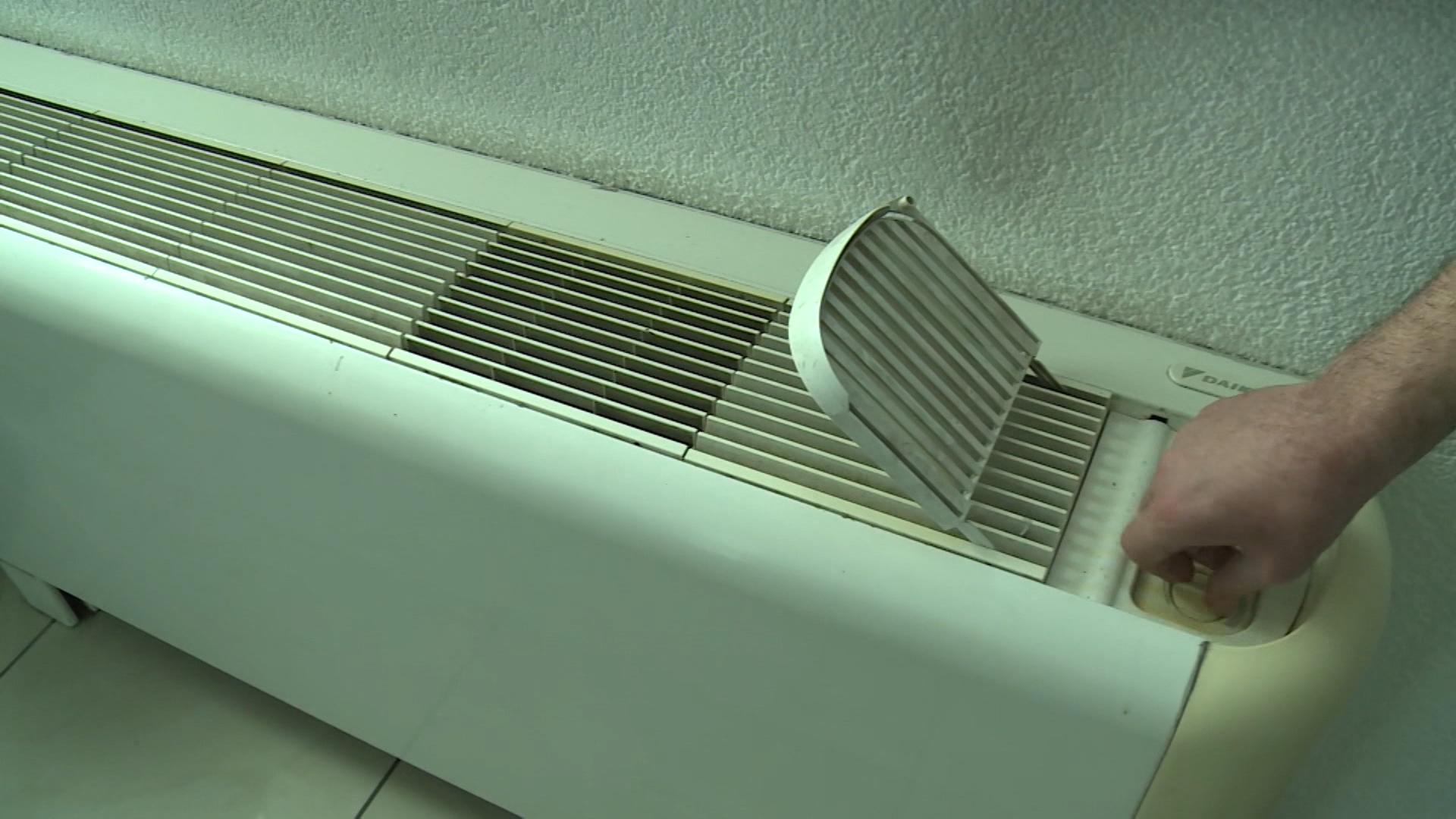 SA-STRUJA GRIJANJE PKG-AZU-1(20220916-171519627).mxf.00_01_53_22.Still001