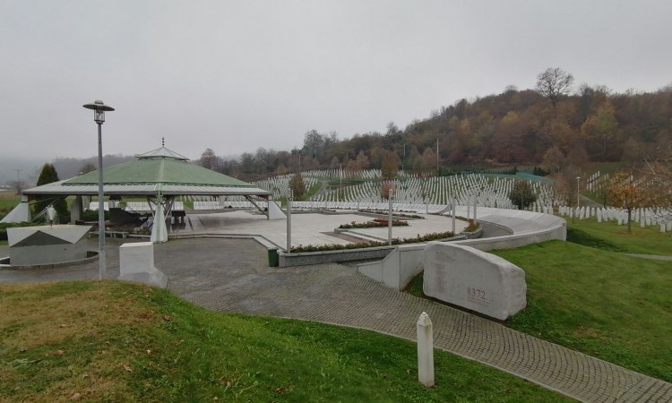 1632115979-memorijalni_centar_srebrenica_potocari_-112020_ha-9