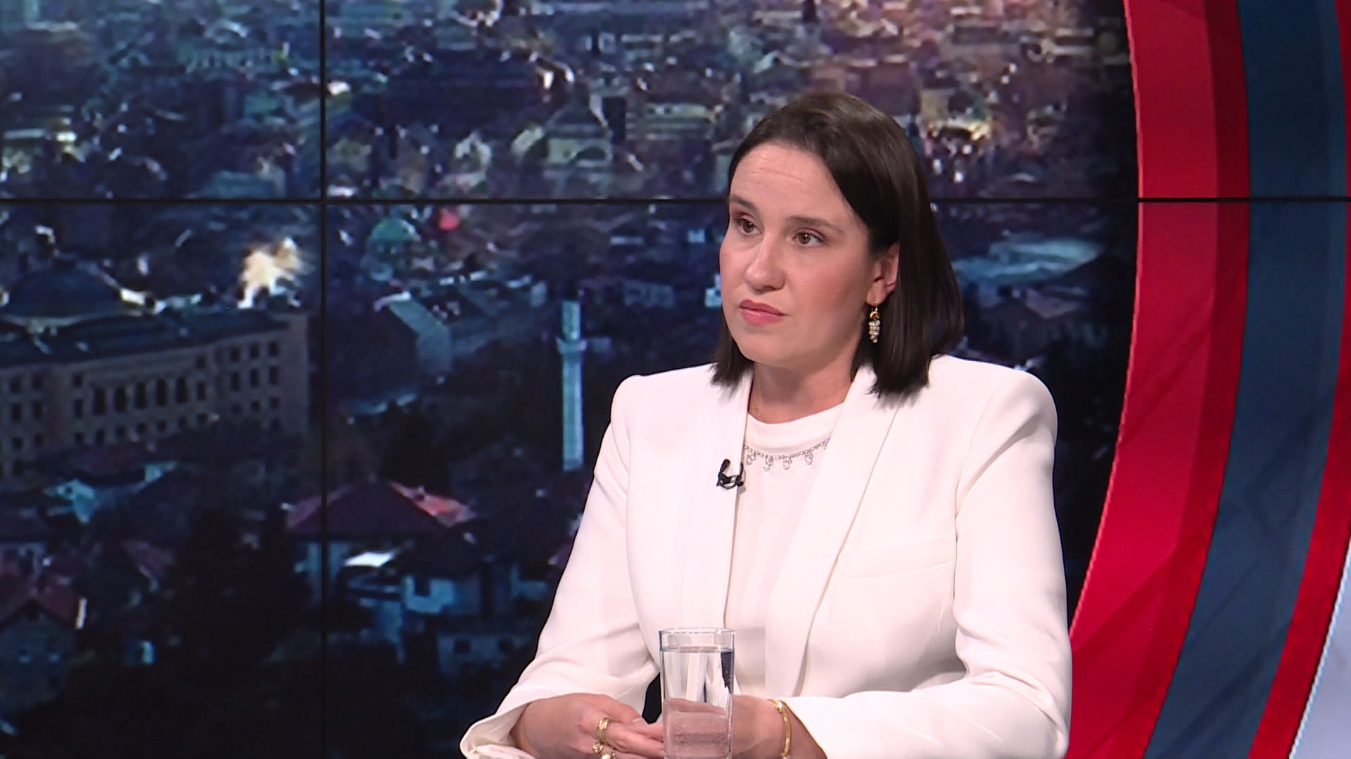 sa-benjamina karic-clf-200922.17_36_03_07.Still001