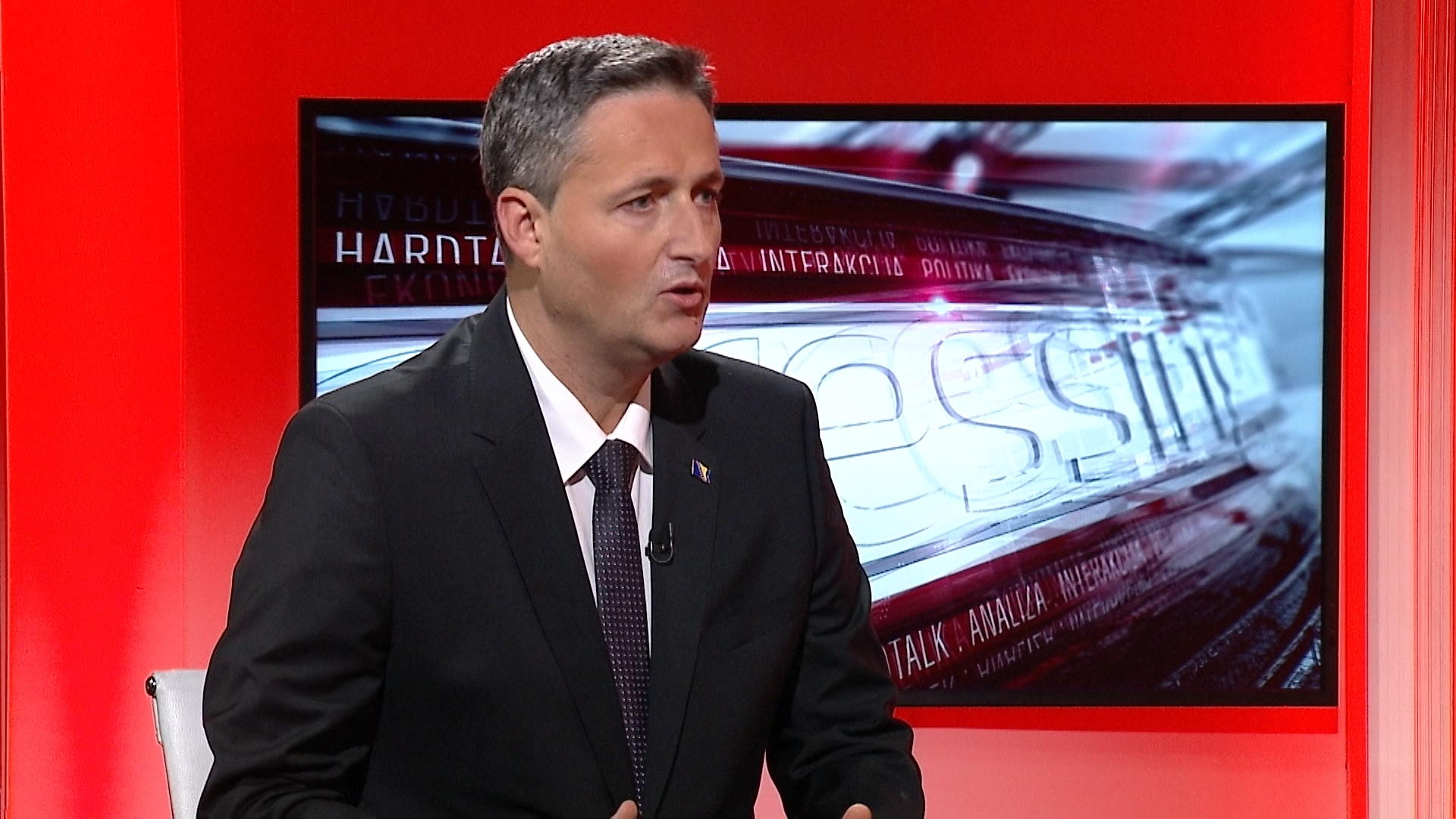 SA-PRESSING-210922-01.20_04_05_09.Still006