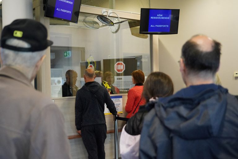 1663834260-2022-09-19T123713Z_521111425_RC2LJW9PG9VT_RTRMADP_3_UKRAINE-CRISIS-RUSSIA-BORDER-768x512