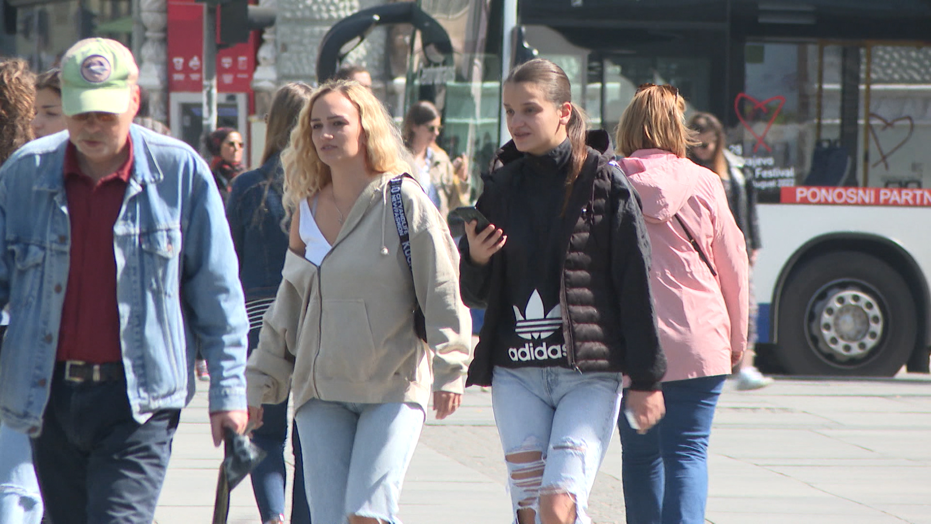 SA-MLADI I IZBORI PKG-DAG-1(20220924-152958952).mxf.00_00_10_01.Still001