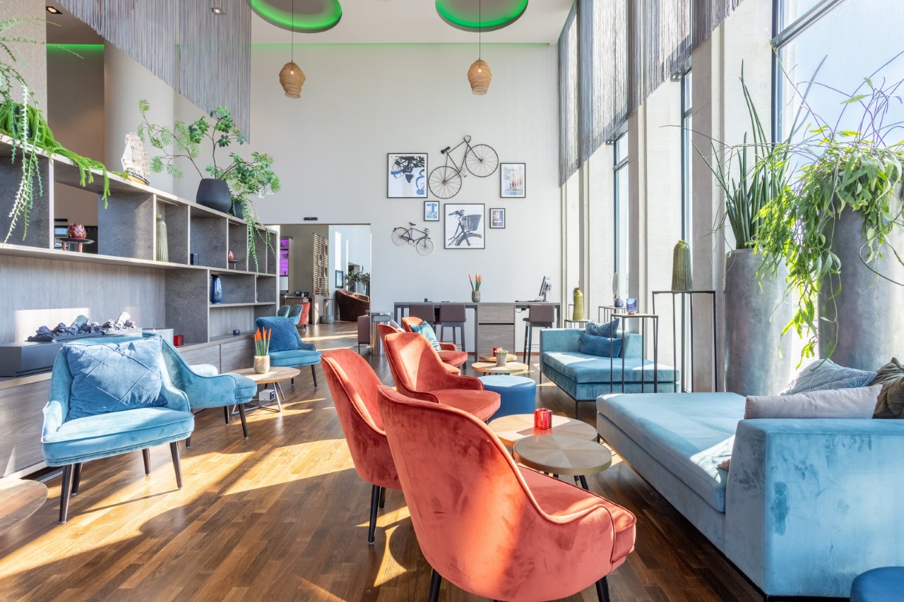 thumbnail_Regus Leonardo Hotel 5717 Amsterdam Netherlands Business Lounge