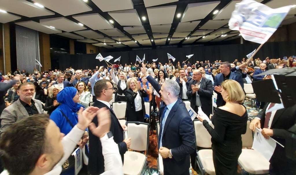 l_bfe7fab3a75e7346393360762de0182a